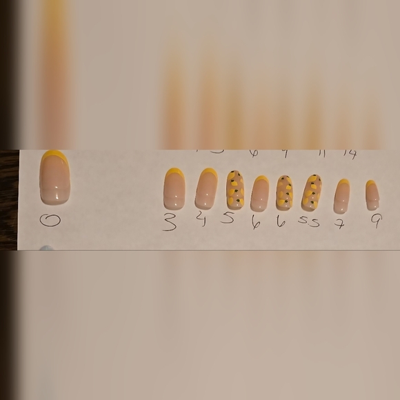 Extra Limoncello Press On Nails - Picture 2 of 2